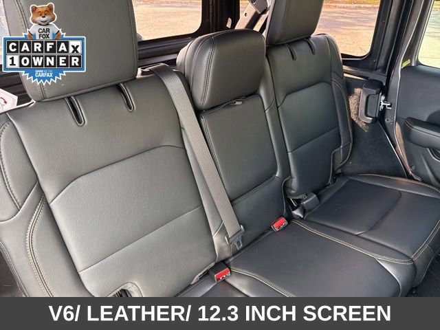 Used 2024 Jeep Wrangler Sahara image 27