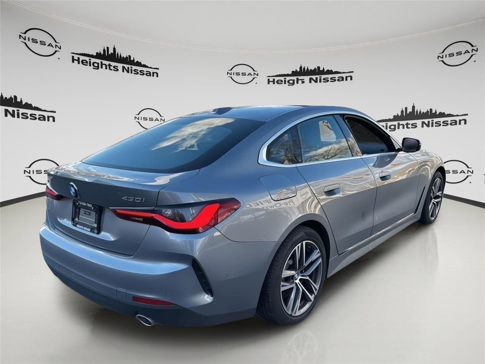 Used 2025 BMW 430i xDrive w/ Premium Package image 7