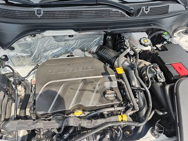 Used 2025 Chevrolet Trax RS w/ Driver Confidence Package FWD image 25