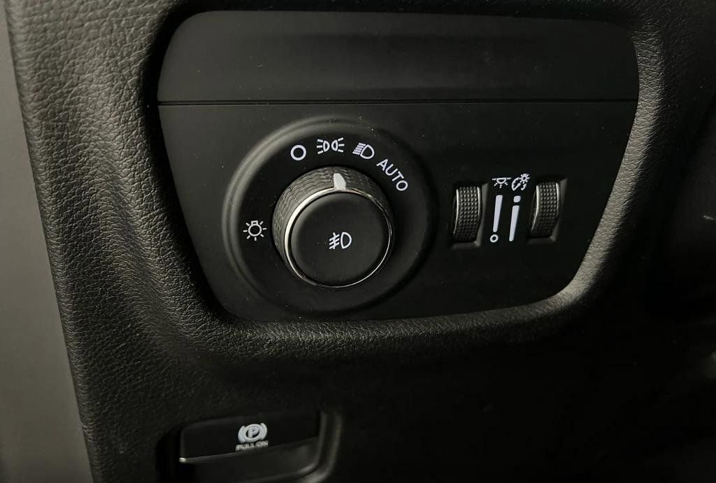 Used 2023 Jeep Grand Cherokee L Limited image 10