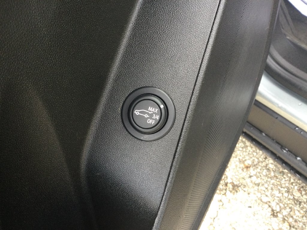 Used 2024 Chevrolet Equinox LT w/ LPO, Floor Liner Package FWD image 12