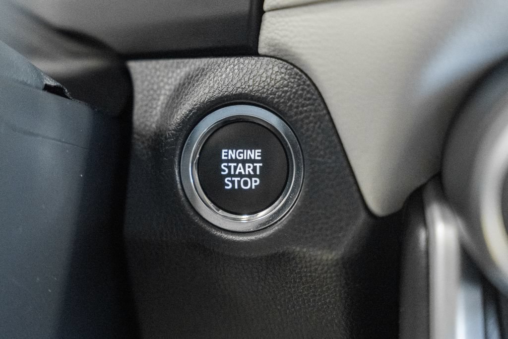 Used 2025 Toyota RAV4 XLE w/ Convenience Package AWD/4WD image 26