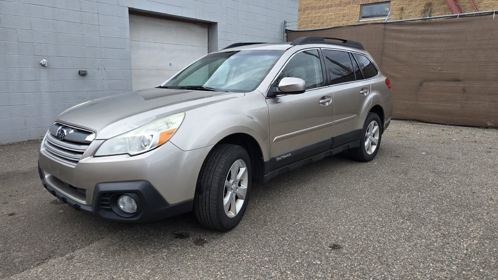 Used 2014 Subaru Outback 2.5i Premium w/ Moonroof Package AWD/4WD image 4