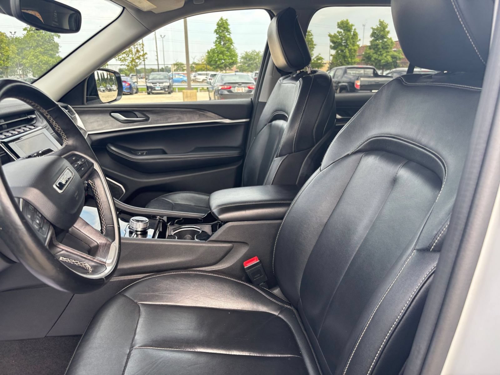 Used 2022 Jeep Grand Cherokee Limited AWD/4WD image 26