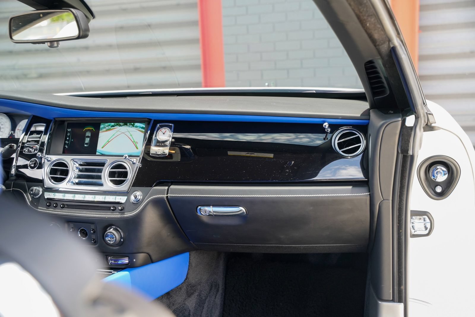 Used 2019 Rolls-Royce Wraith RWD image 32