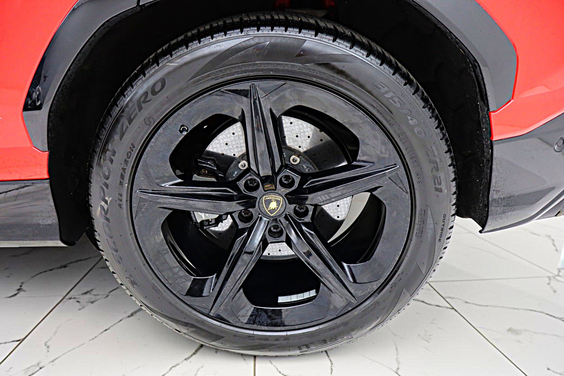 Used 2020 Lamborghini Urus AWD/4WD image 49