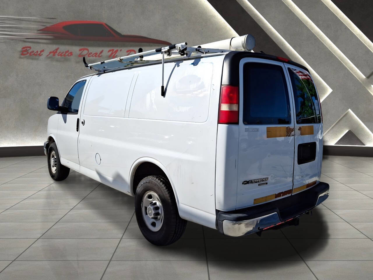 Used 2014 Chevrolet Express 2500 image 5