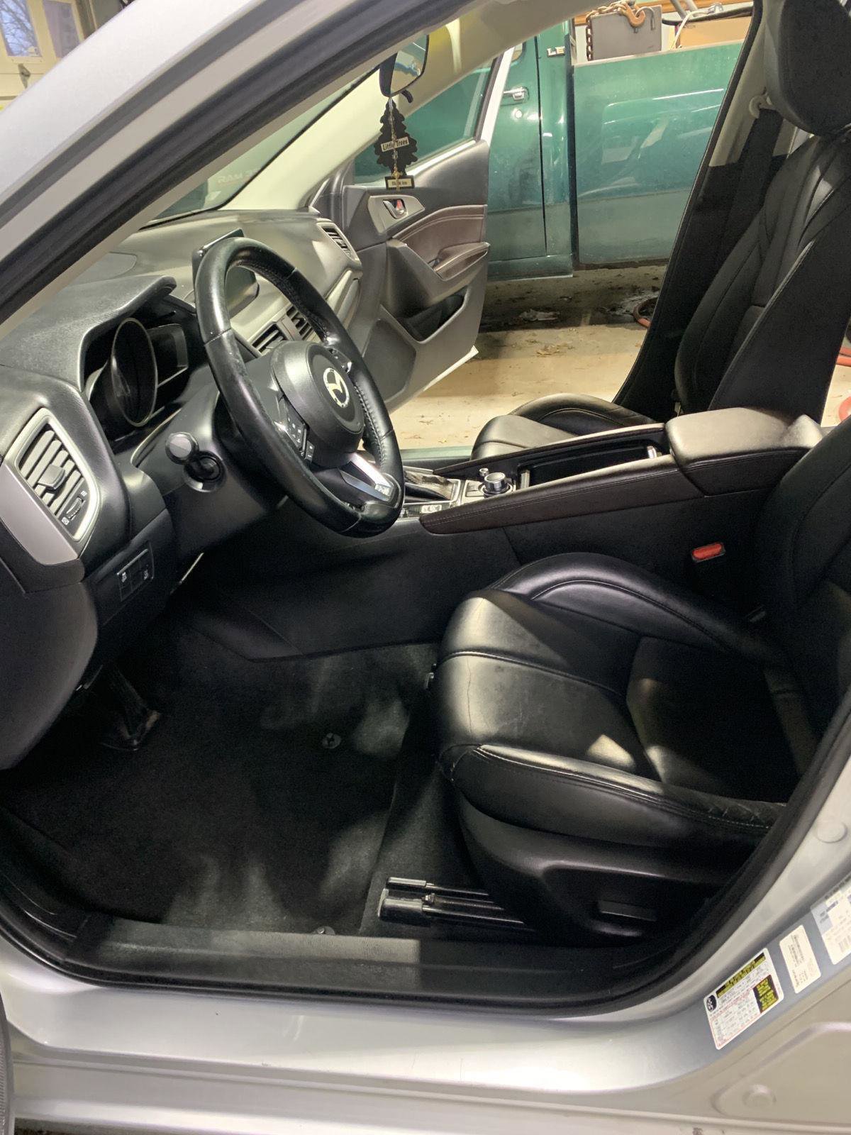 Used 2018 MAZDA MAZDA3 Touring image 9