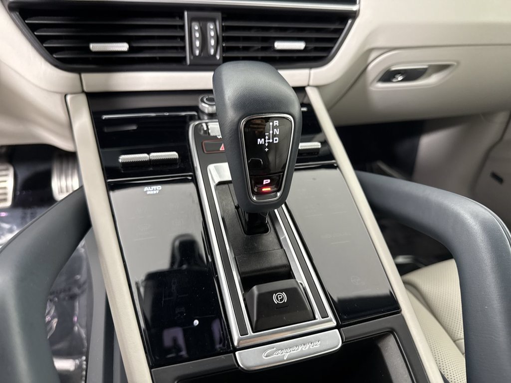Certified 2023 Porsche Cayenne S Platinum AWD/4WD image 32