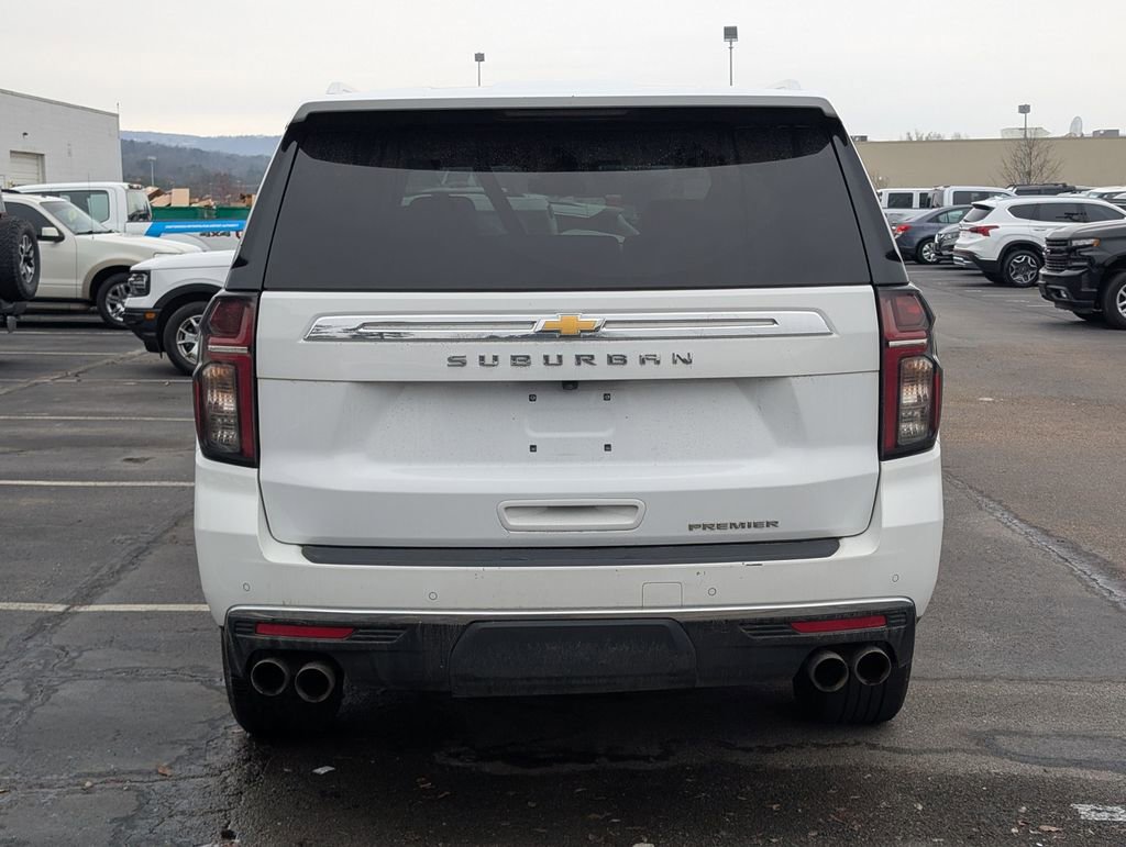 Used 2023 Chevrolet Suburban Premier image 6