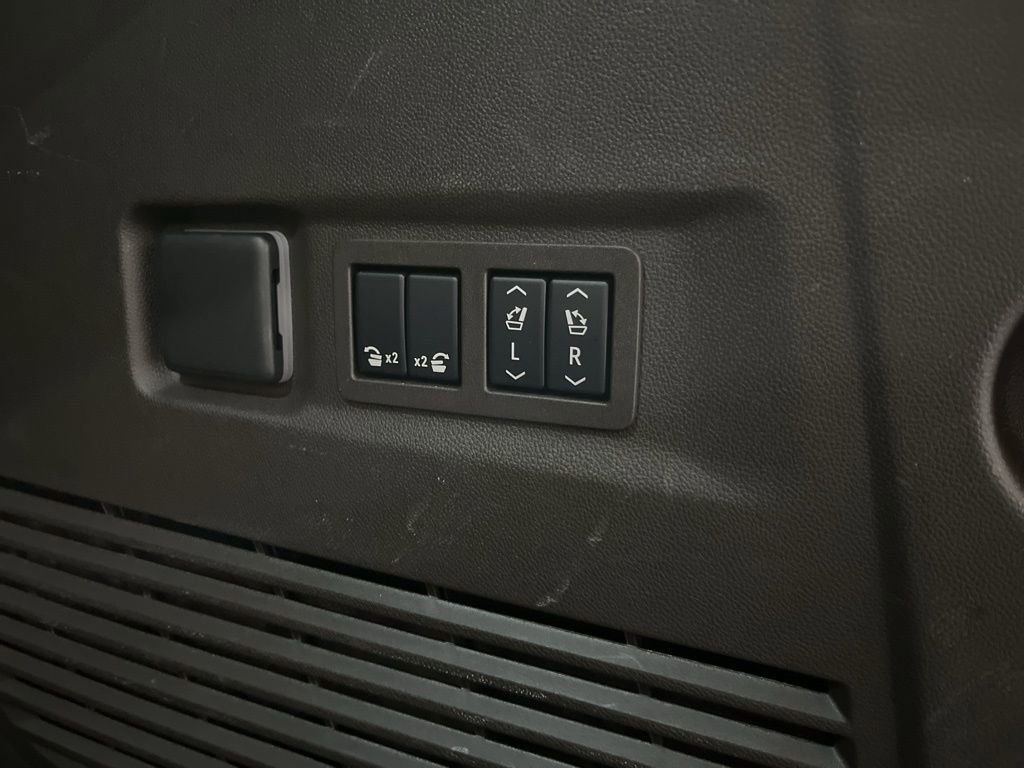 Certified 2024 GMC Yukon XL Denali w/ Denali Reserve Package image 15