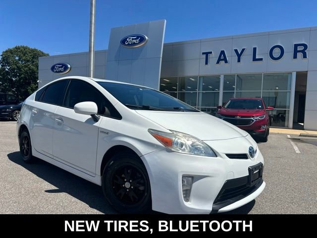 Used 2015 Toyota Prius Three FWD image 1