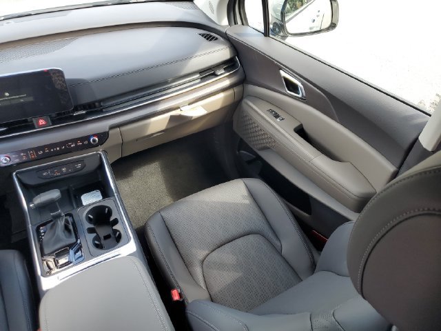 New 2027 Kia Carnival EX FWD image 9