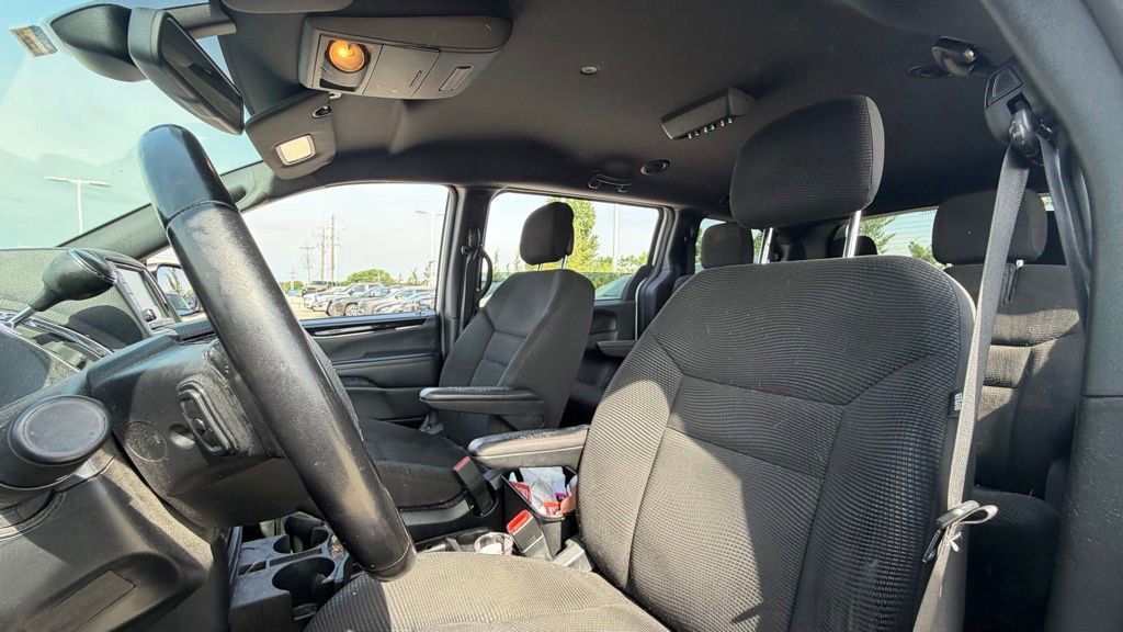 Used 2020 Dodge Grand Caravan SE FWD image 14