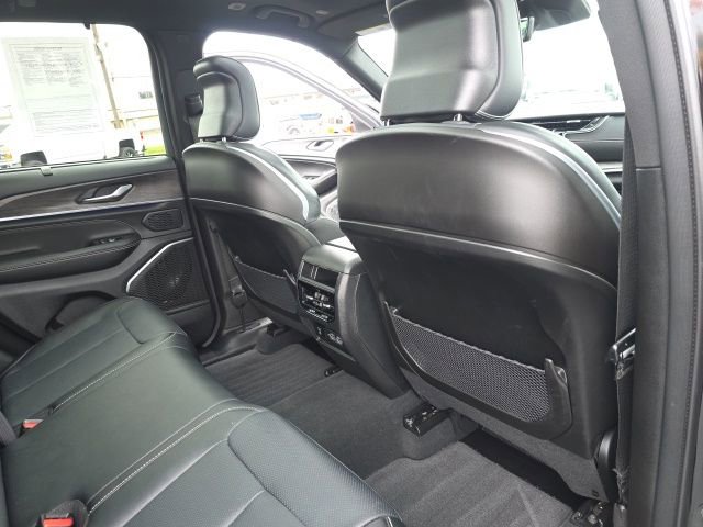 Used 2024 Jeep Grand Cherokee Overland w/ Adv Protech Group III image 53