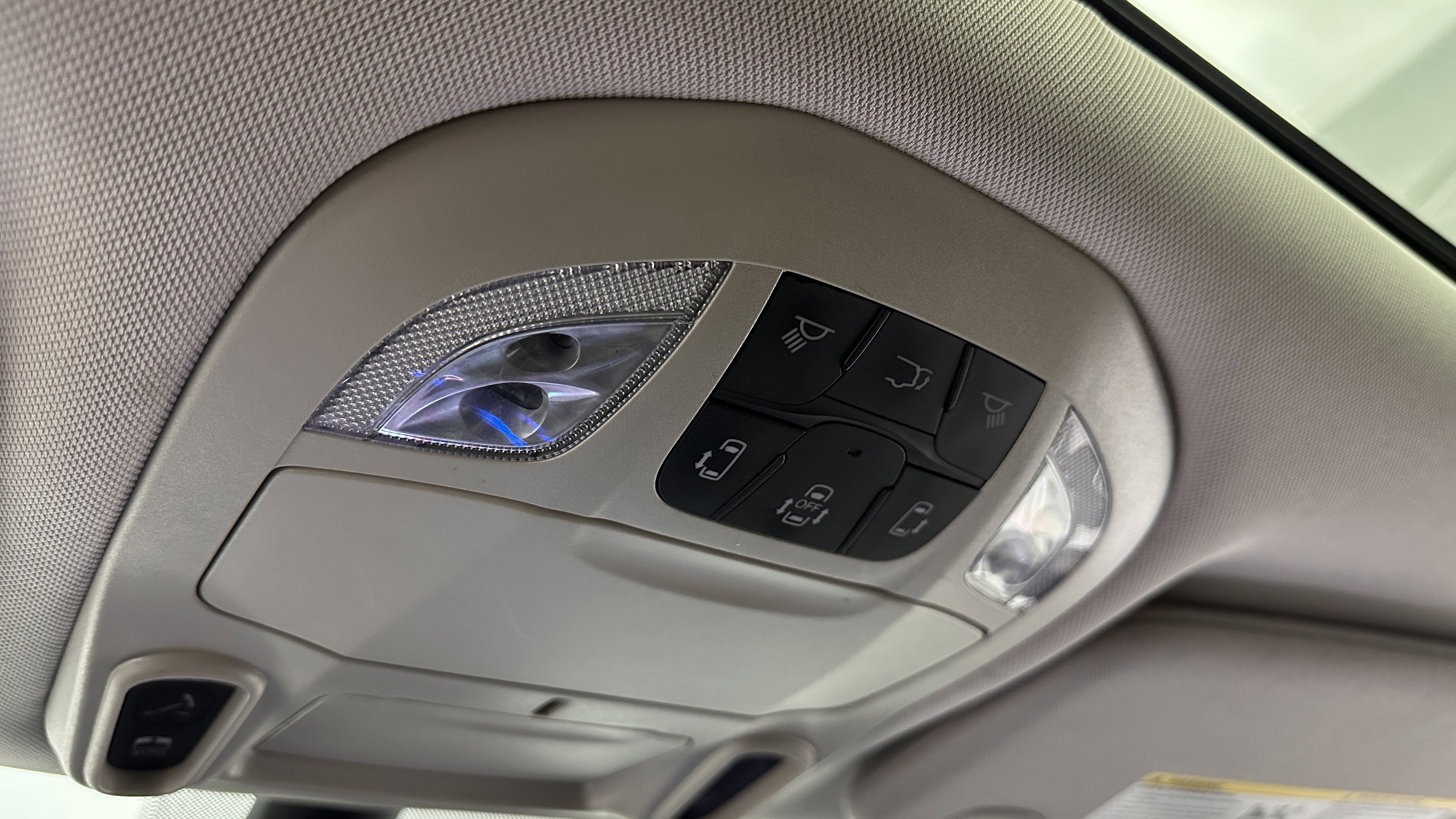 Used 2023 Chrysler Pacifica Limited image 27