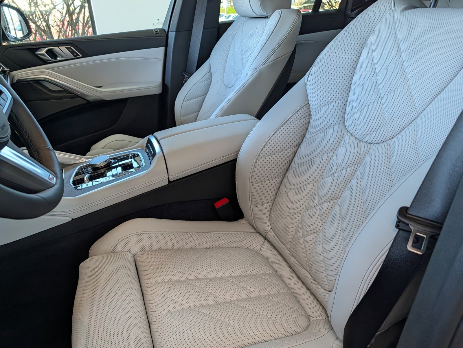 New 2026 BMW X6 xDrive40i w/ Premium Package AWD/4WD image 9