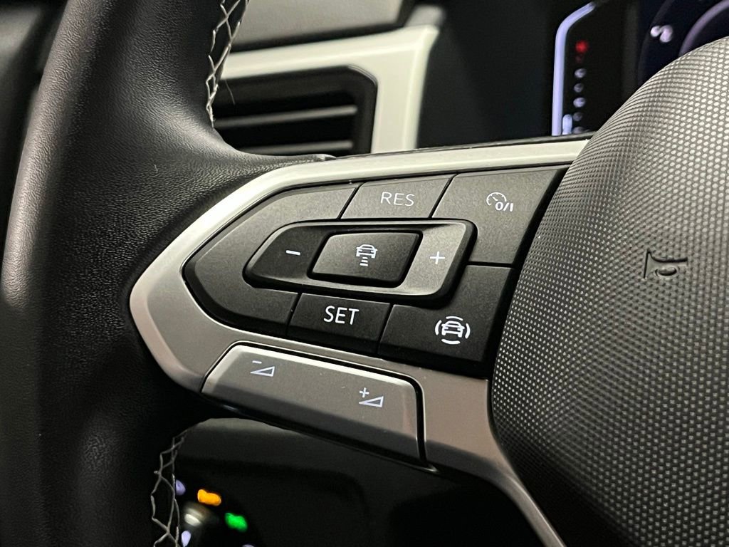 Used 2023 Volkswagen Atlas Cross Sport SE w/ Panoramic Sunroof Package image 27