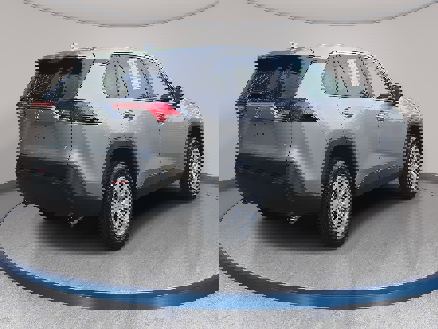 Used 2025 Toyota RAV4 LE image 5