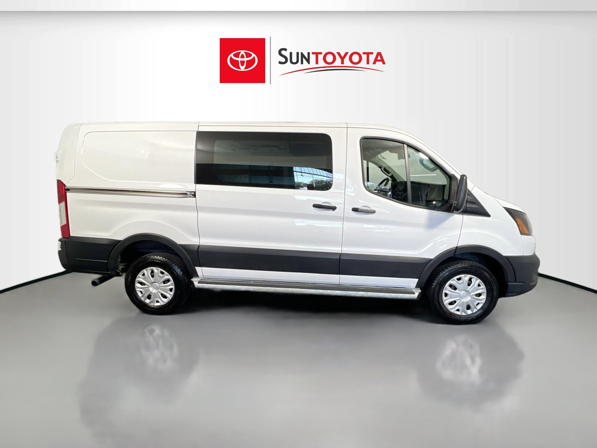 Used 2023 Ford Transit 250 Low Roof w/ Exterior Upgrade Package RWD image 2