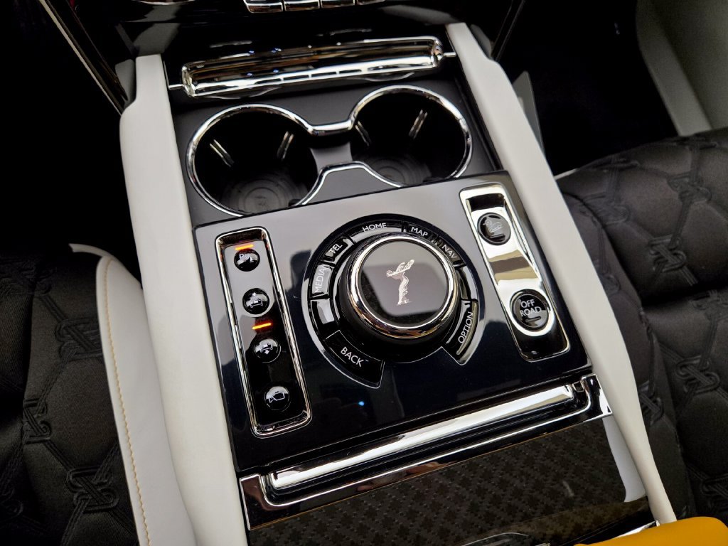 New 2027 Rolls-Royce Cullinan Black Badge AWD/4WD image 39