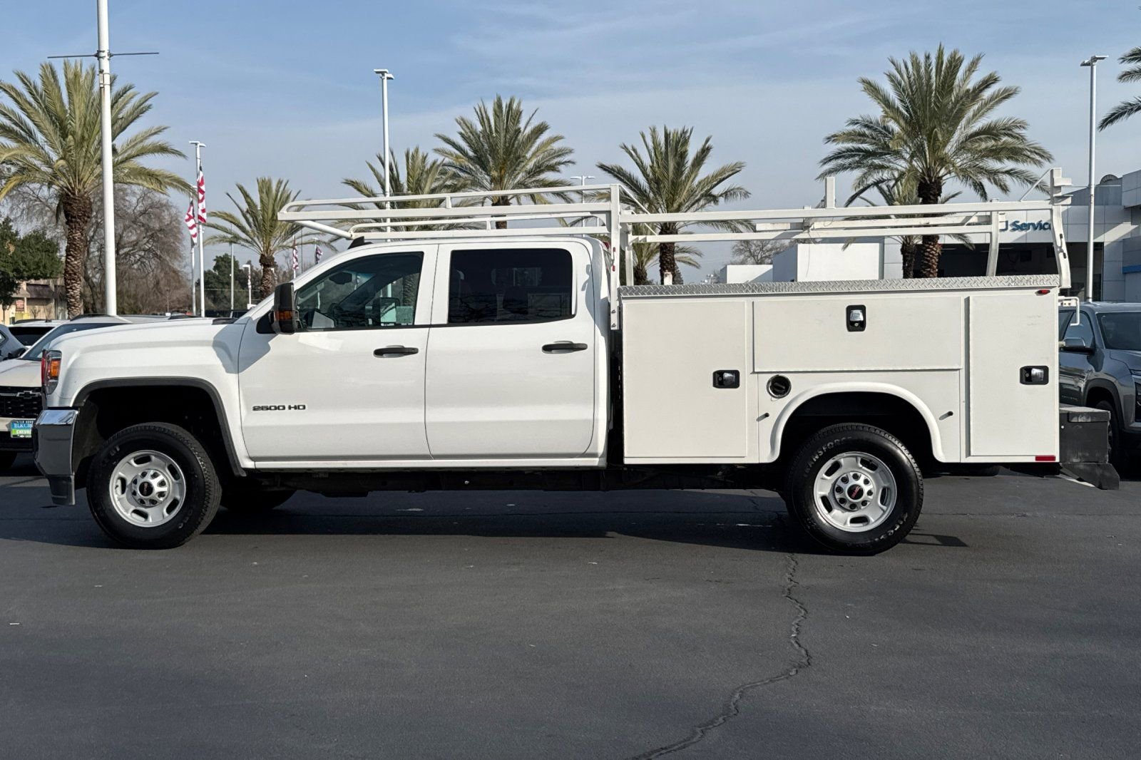 Used 2018 GMC Sierra 2500 Base w/ Sierra Convenience Package image 6