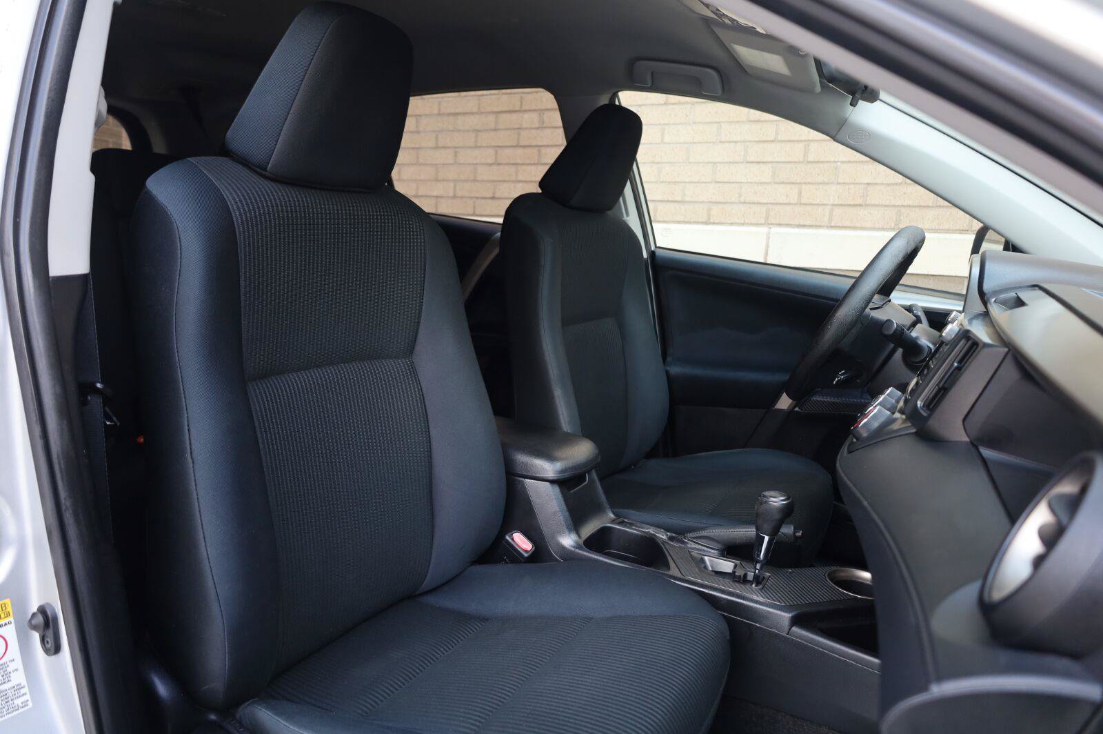 Used 2015 Toyota RAV4 LE FWD image 27
