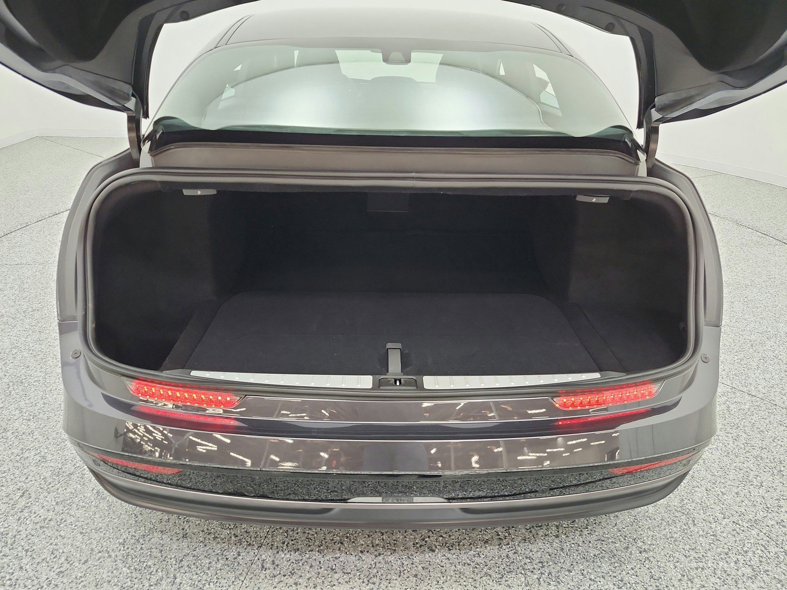 Used 2024 Lucid Air Touring AWD/4WD image 21