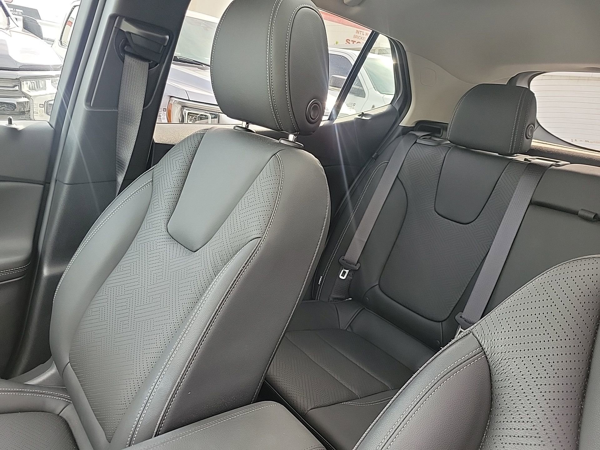 Used 2023 Buick Encore GX Essence w/ Experience Buick Package image 26