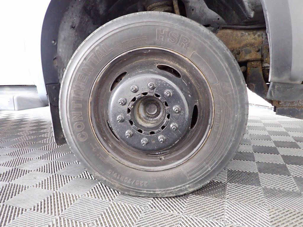 Used 2007 Ford F550 2WD Regular Cab Super Duty image 24