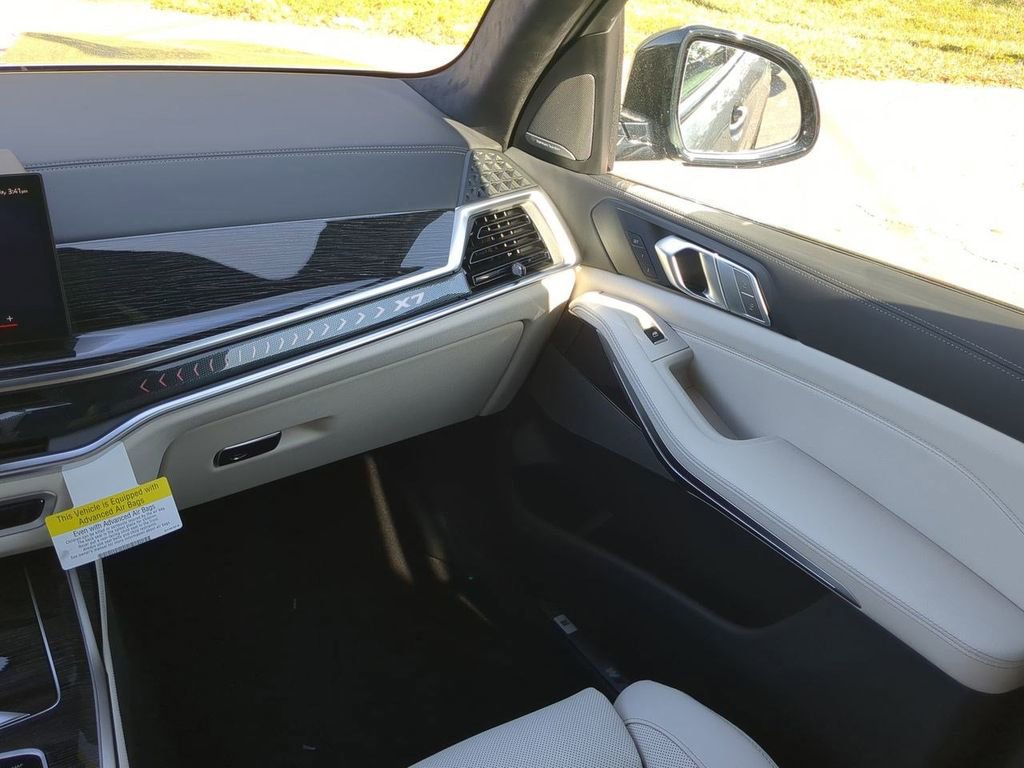 New 2026 BMW X7 xDrive40i w/ M Sport Package image 17
