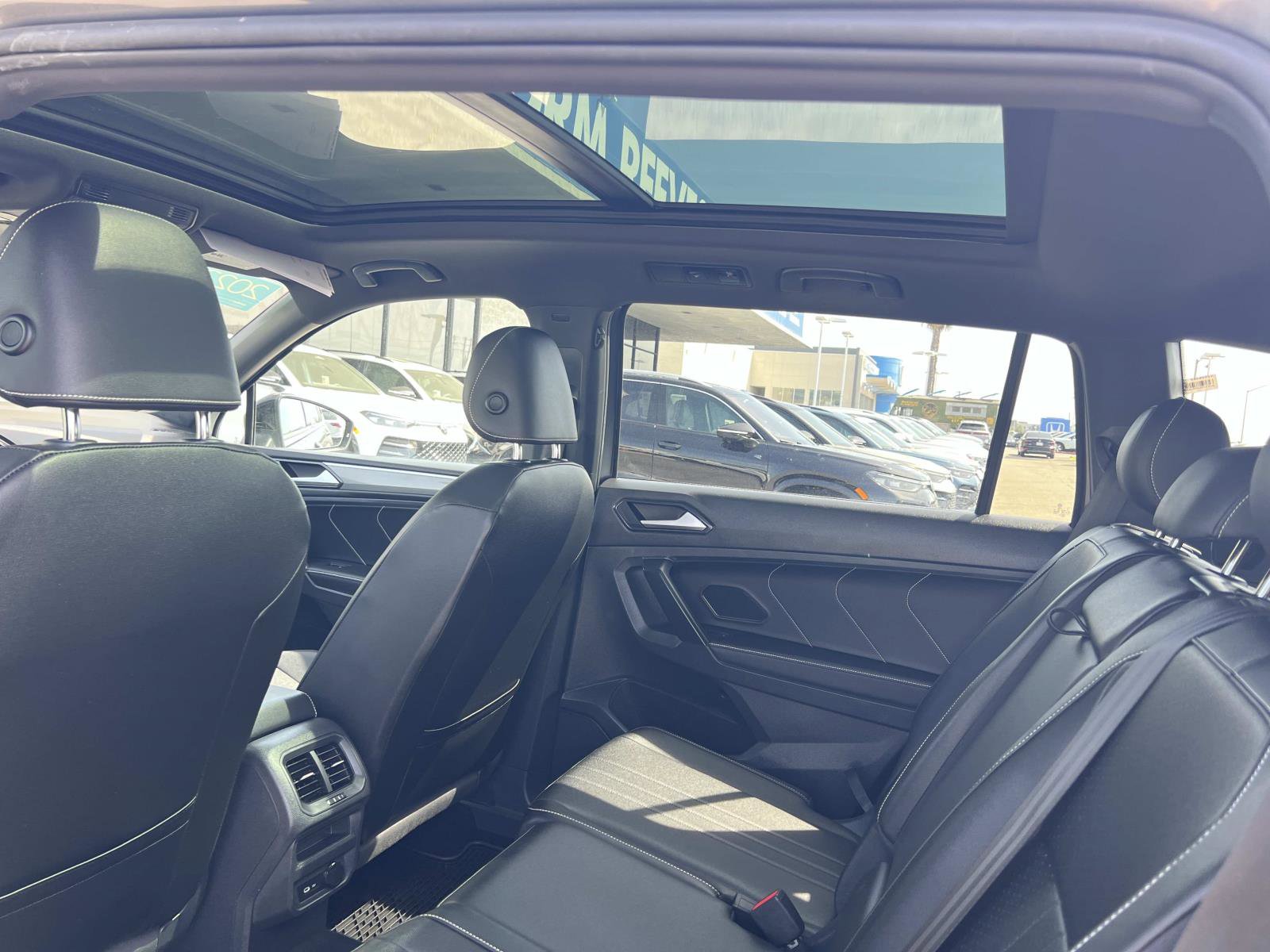 Certified 2023 Volkswagen Tiguan SE R-Line image 22