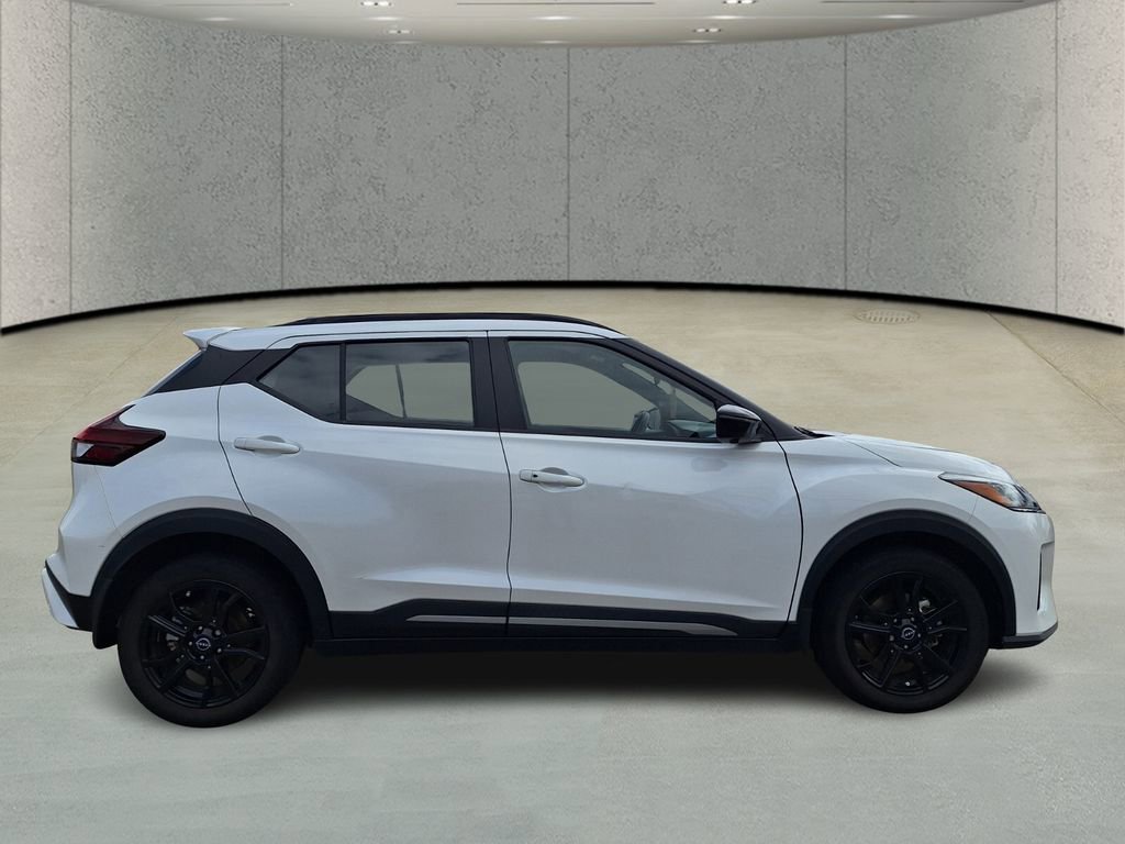 Used 2024 Nissan Kicks SR image 4