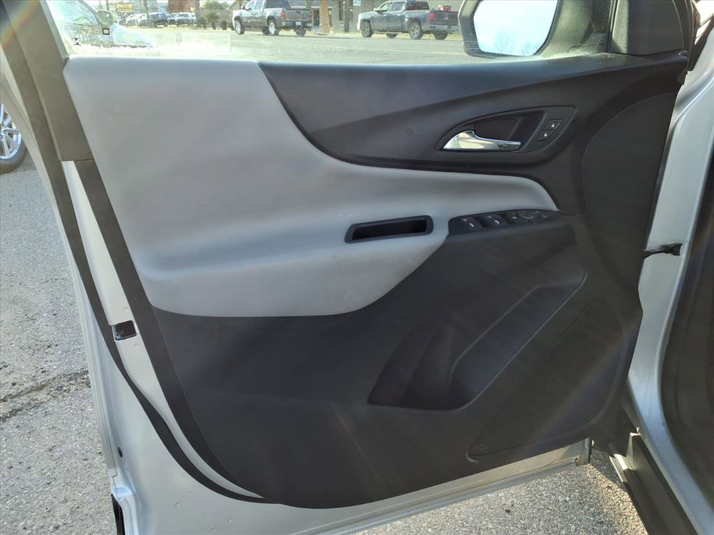 Used 2019 Chevrolet Equinox LS w/ LS Convenience Package image 16