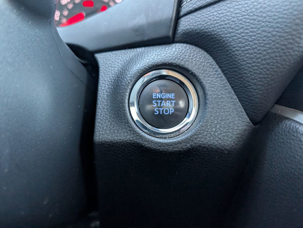 Used 2022 Toyota RAV4 XLE image 19