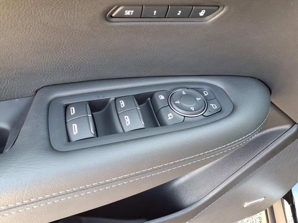 Used 2025 Cadillac XT6 Premium Luxury w/ Technology Package image 12