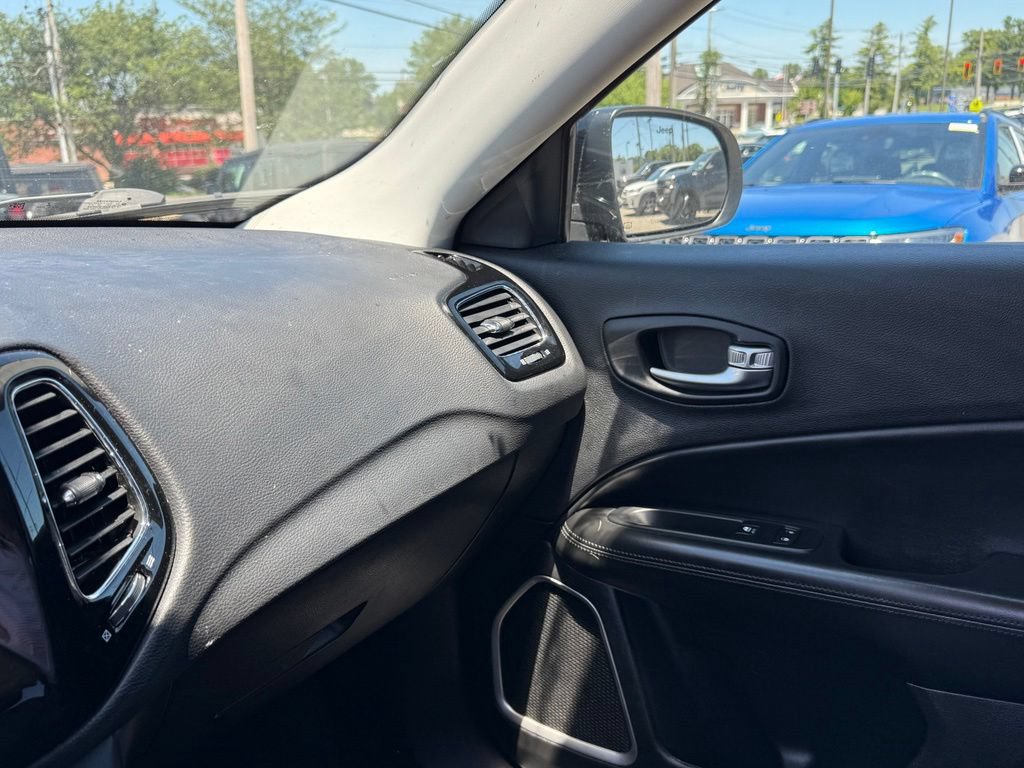 Used 2019 Jeep Compass Latitude AWD/4WD image 22