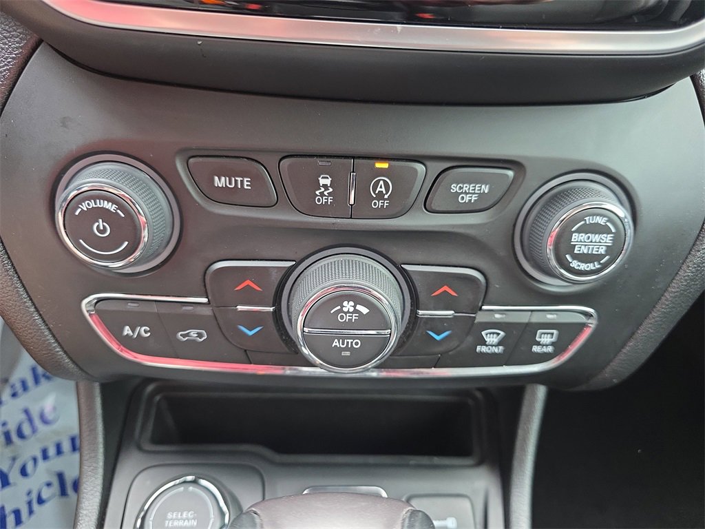 Used 2022 Jeep Cherokee Limited image 27