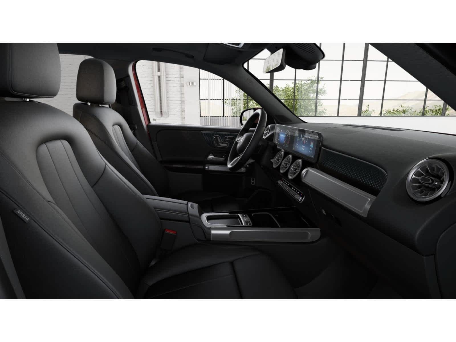 Used 2026 Mercedes-Benz GLB 250 image 3