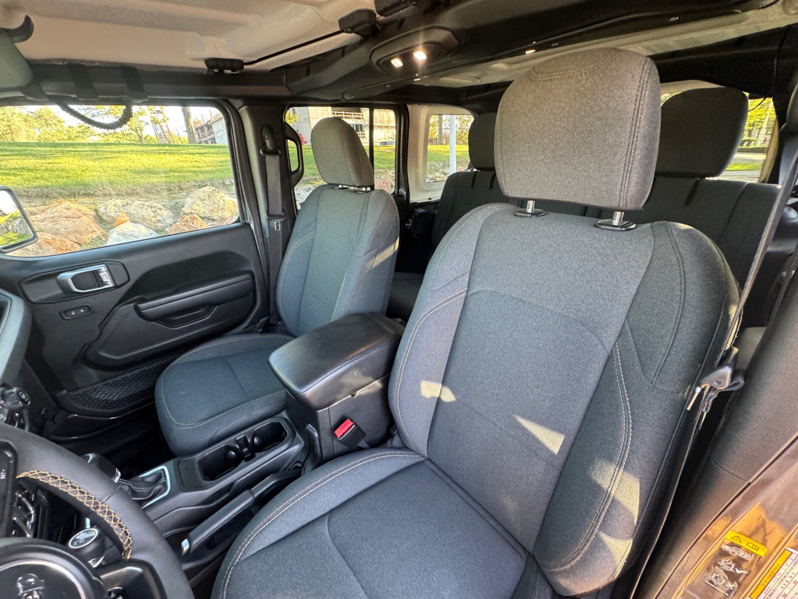 Used 2024 Jeep Wrangler Unlimited AWD/4WD image 11