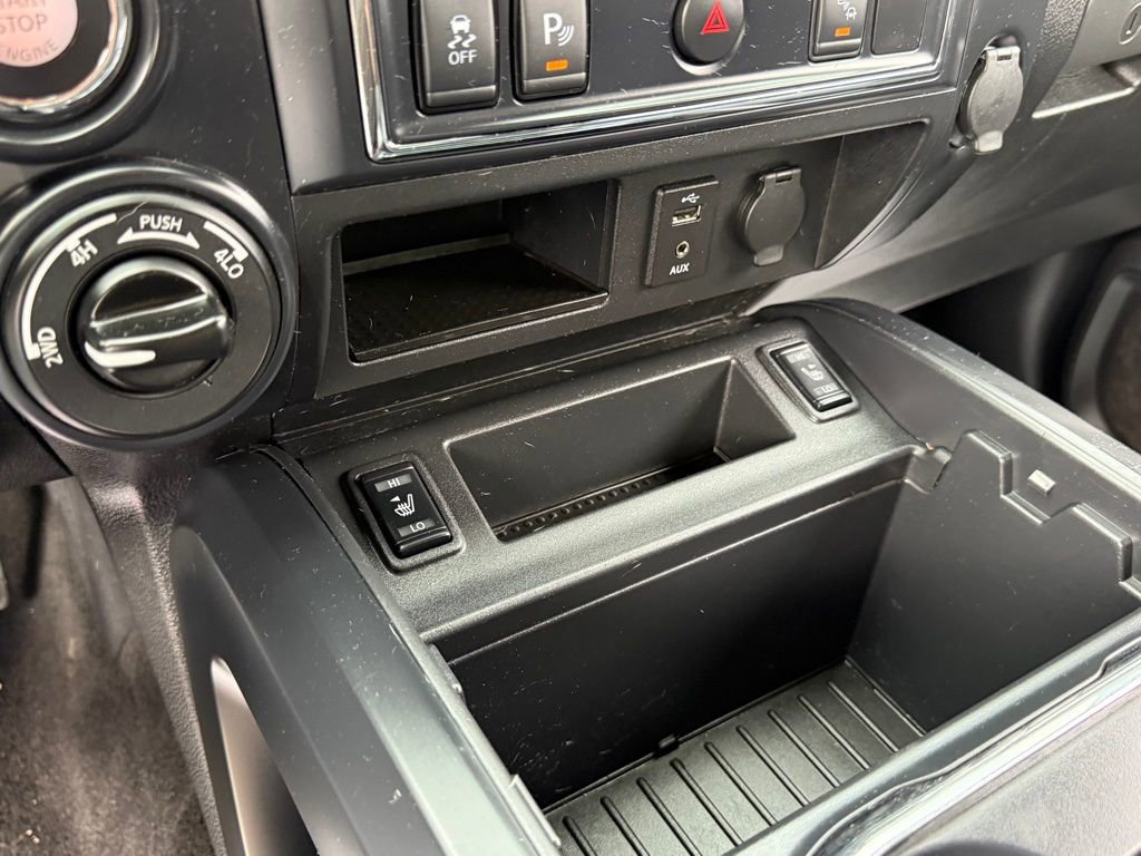 Used 2018 Nissan Titan SV w/ SV Convenience Package image 22