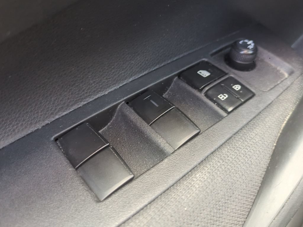 Used 2022 Toyota Corolla LE FWD image 16