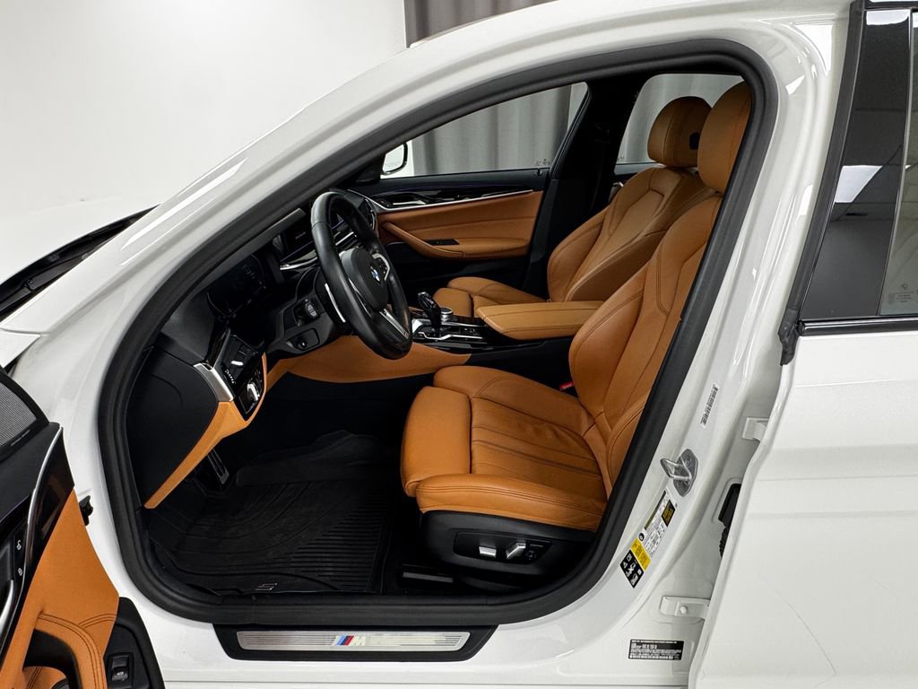 Used 2022 BMW 530i xDrive w/ M Sport Package image 10