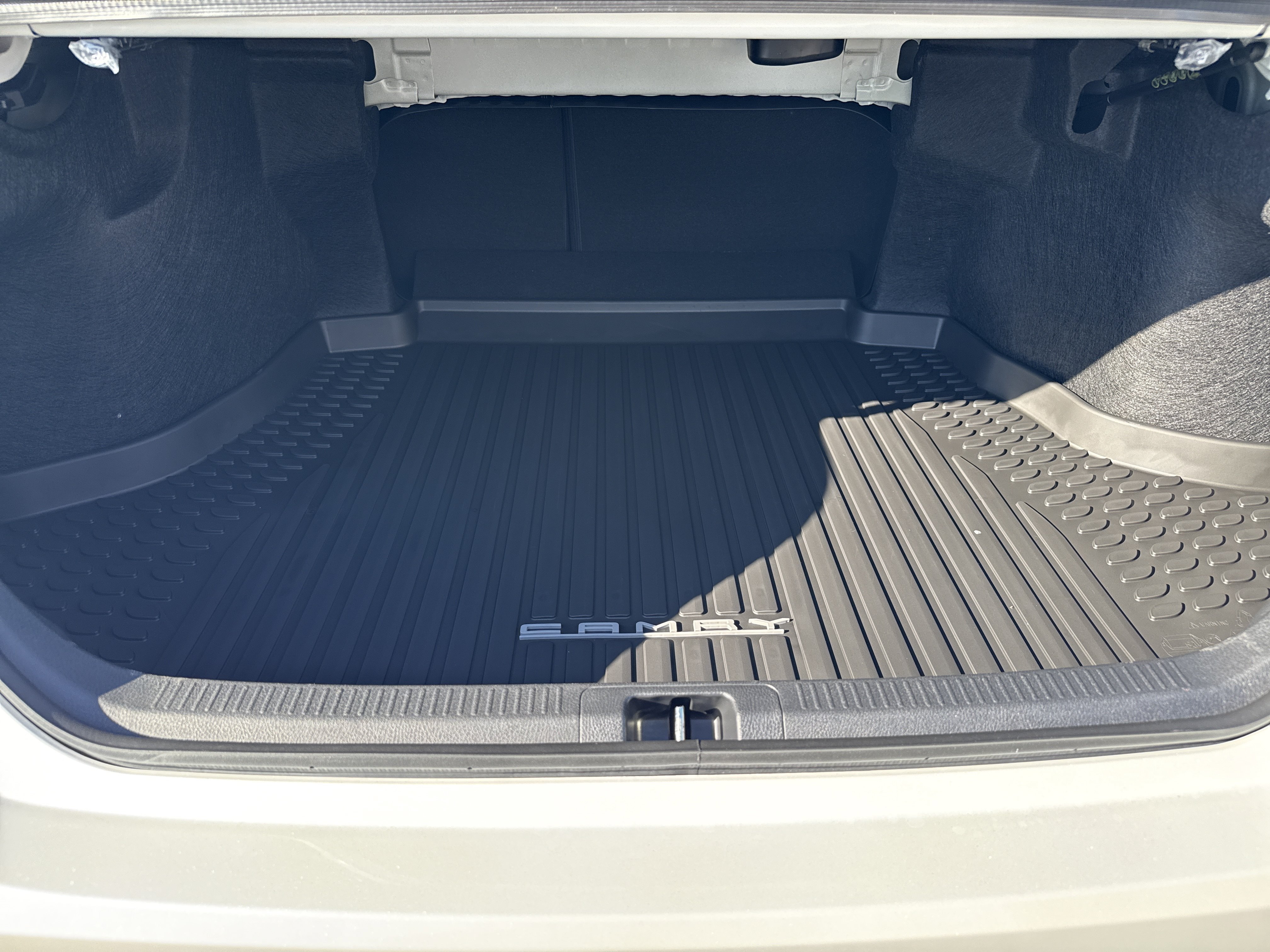 New 2026 Toyota Camry Hybrid FWD image 20