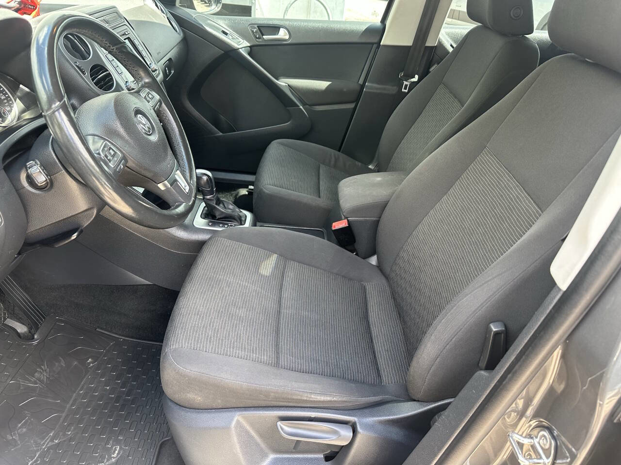 Used 2015 Volkswagen Tiguan S FWD image 11