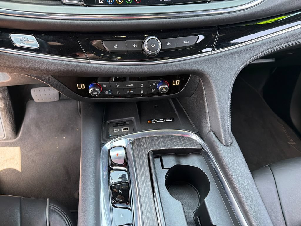 Used 2022 Buick Enclave Avenir w/ Avenir Technology Package AWD/4WD image 33