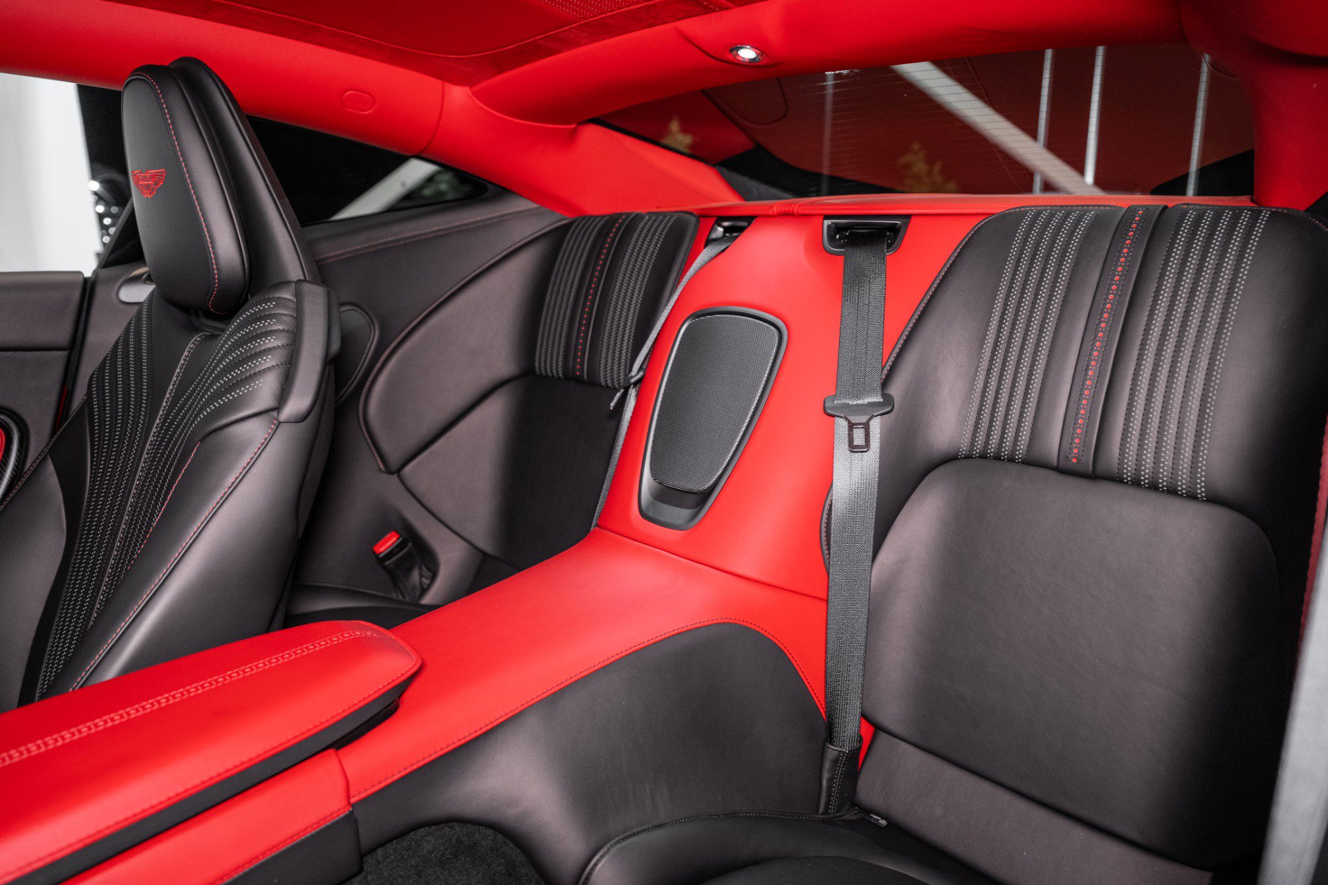 Used 2023 Aston Martin DB11 V8 Coupe image 14