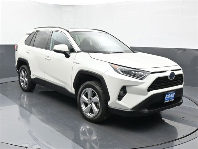Used 2021 Toyota RAV4 XLE Premium image 7