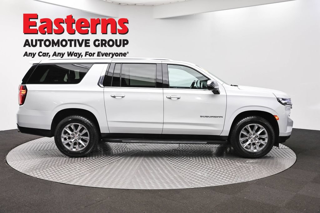 Used 2023 Chevrolet Suburban Premier RWD image 4