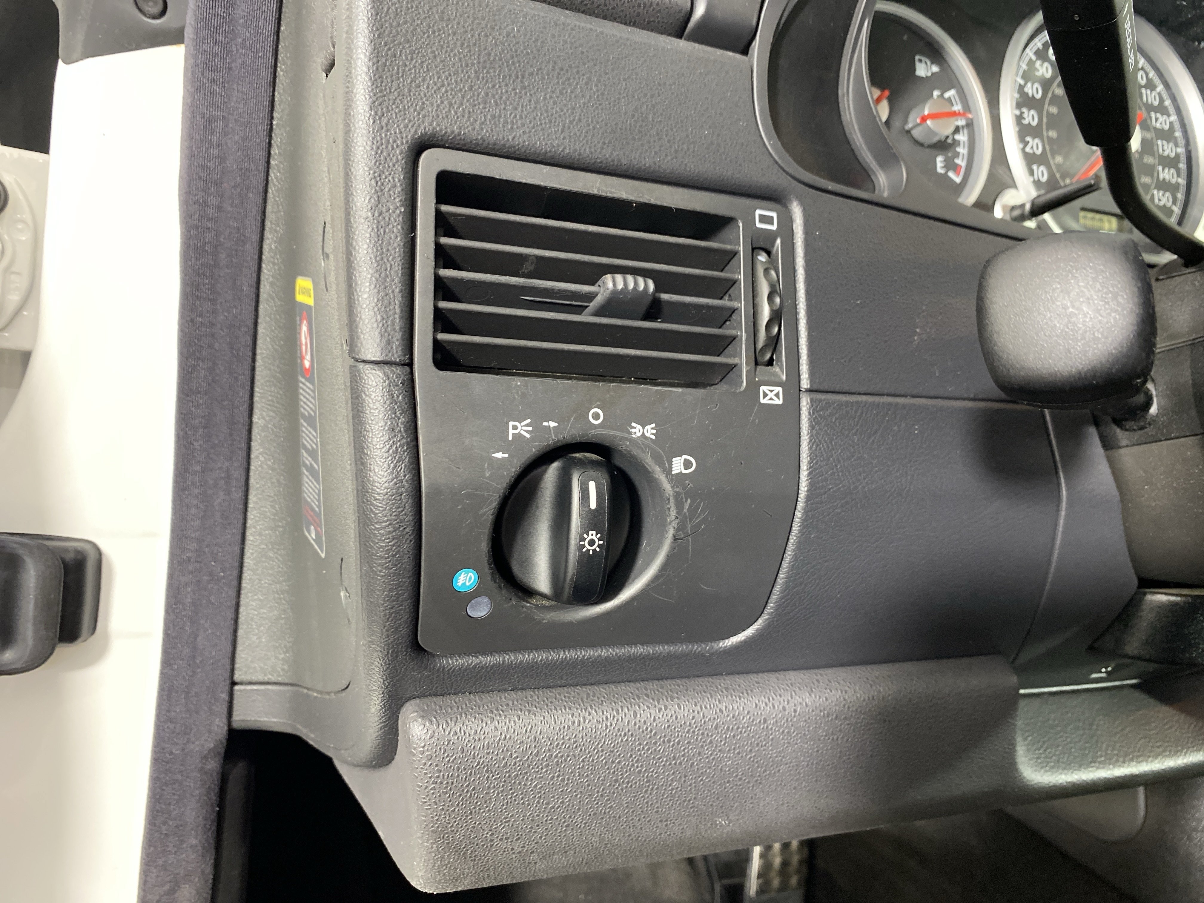 Used 2005 Chrysler Crossfire Limited RWD image 24